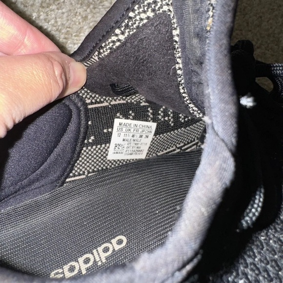 Men’s size 12 - adidas YEEZY boost 350 v2 Low Oreo GREAT CONDITION - Picture 7 of 7